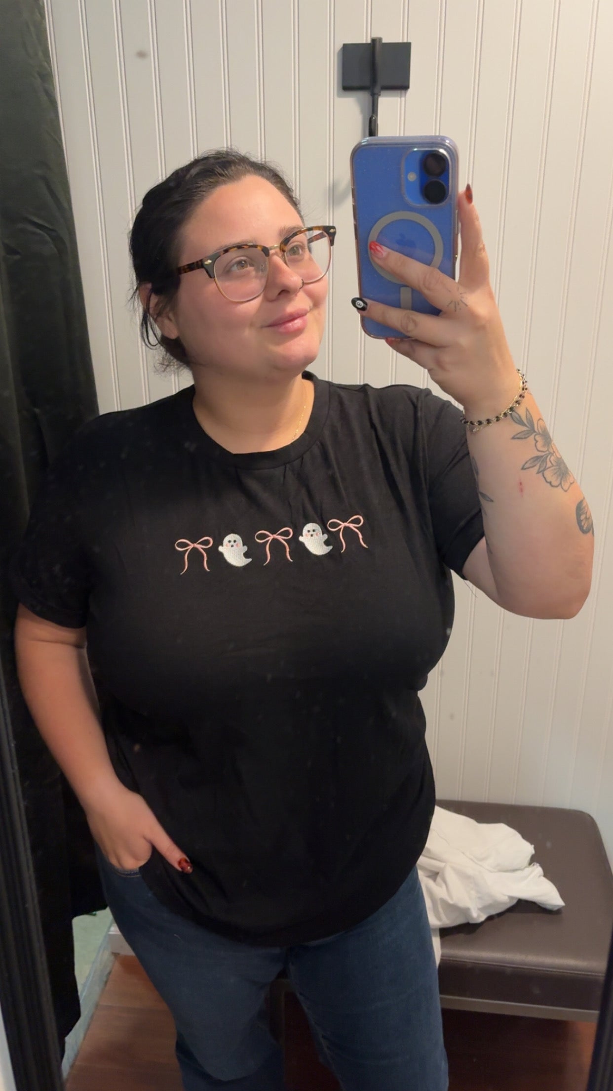 Ghostly bow Gal - embroidered tee