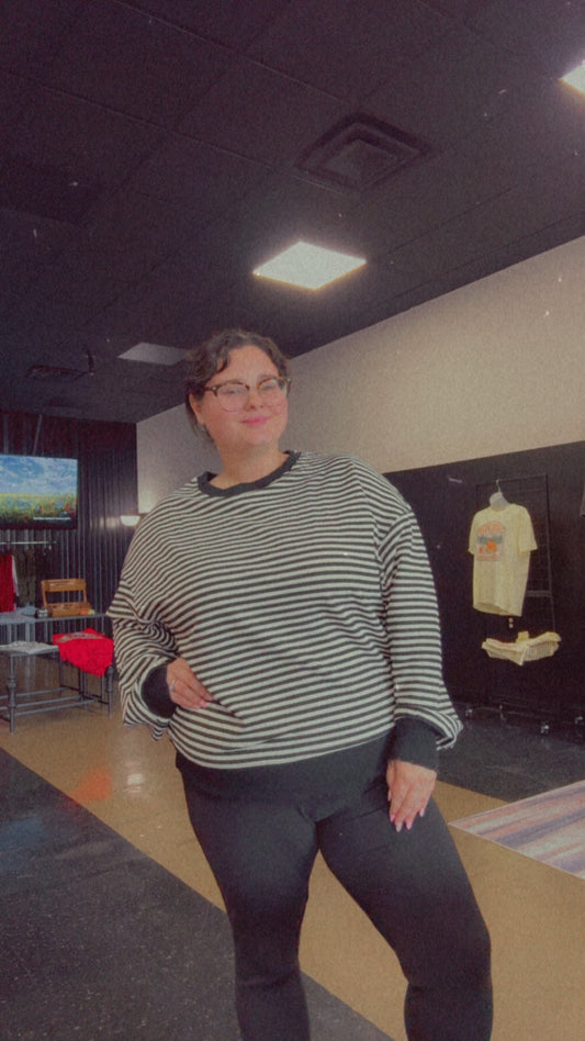 Breakin` Out - Black and white striped pullover