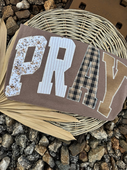 PRAY - appliqué embroidery tee