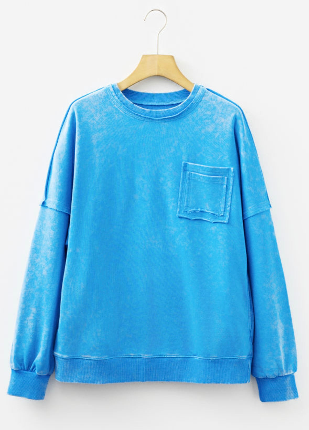 Bubbly Blue - mineral wash pocket pullover