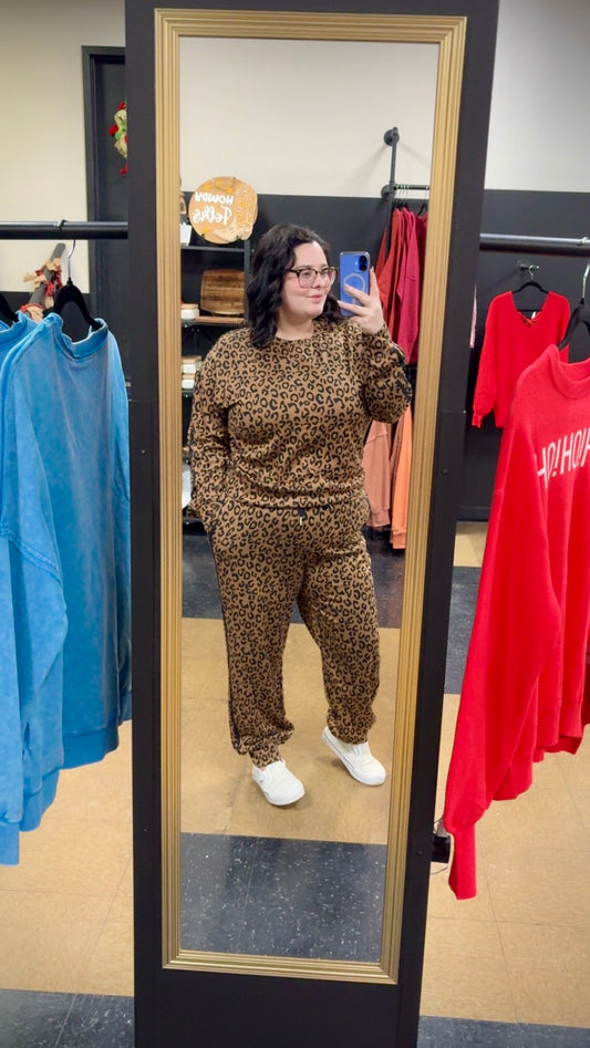 Wild Warmth - Leopard Jogger Set
