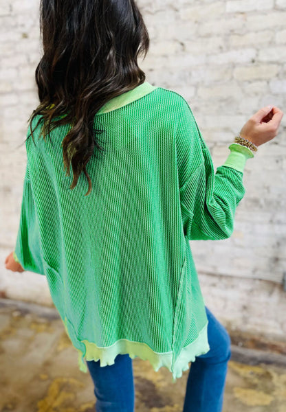 Green Glow - ribbed green pullover