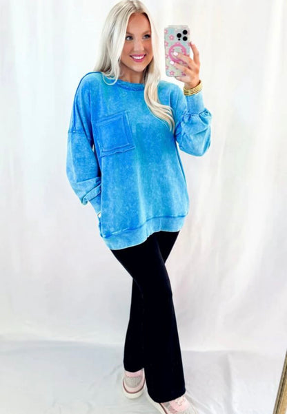 Bubbly Blue - mineral wash pocket pullover