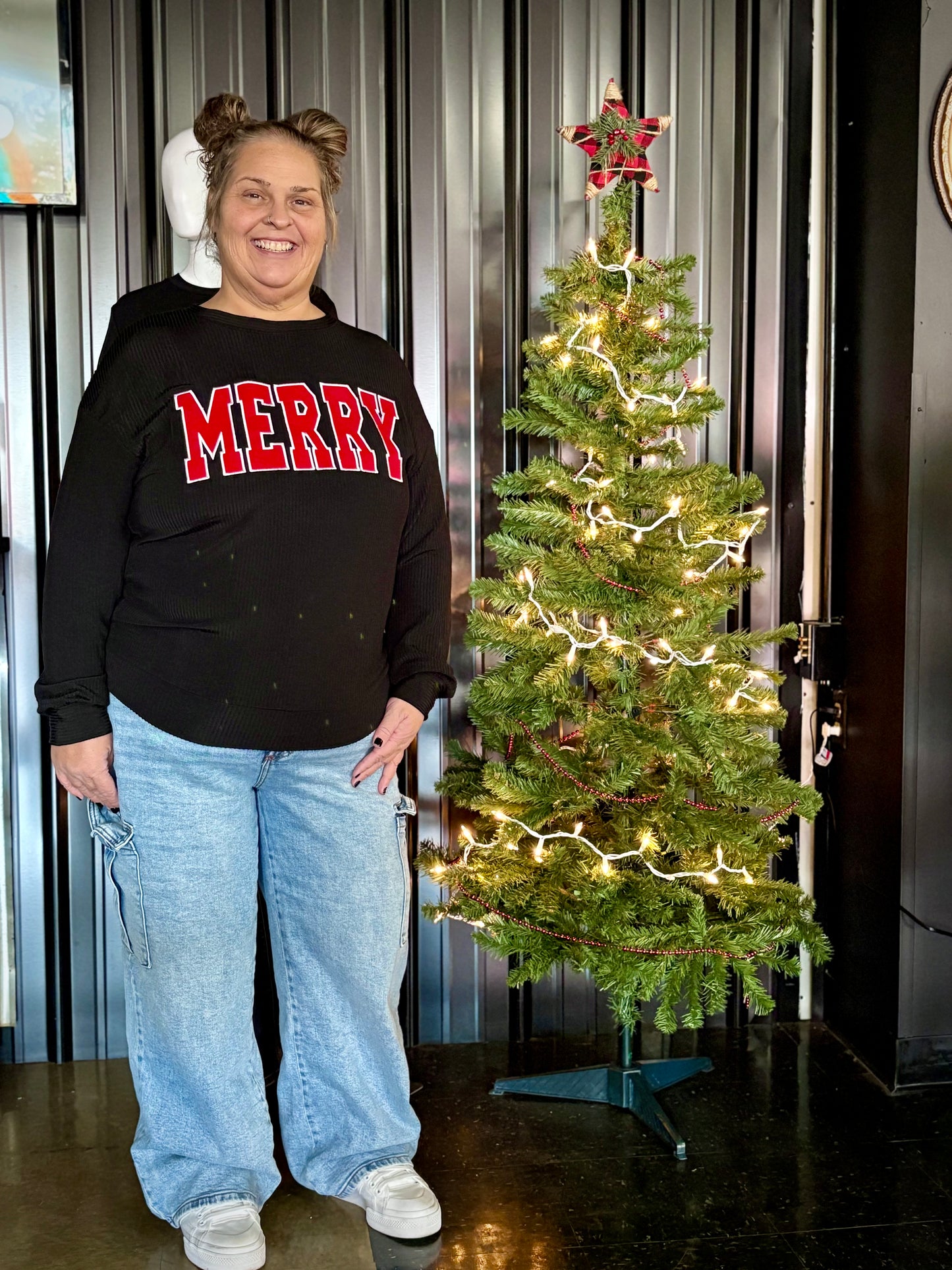 Very Merry Embroidered Pullover (black)