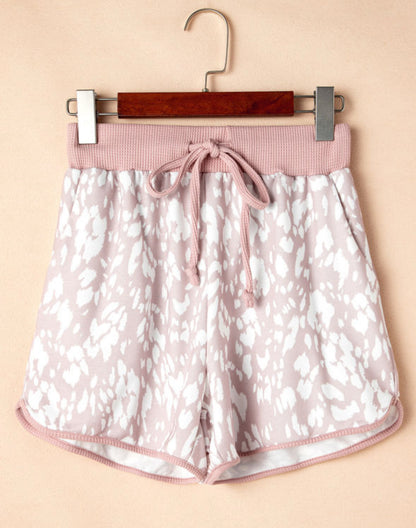 Pale Classic - leopard shorts