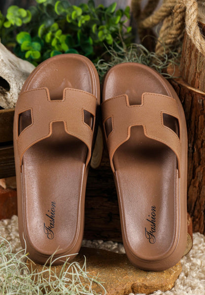 Slip Into Comfort - Sandal (brown)