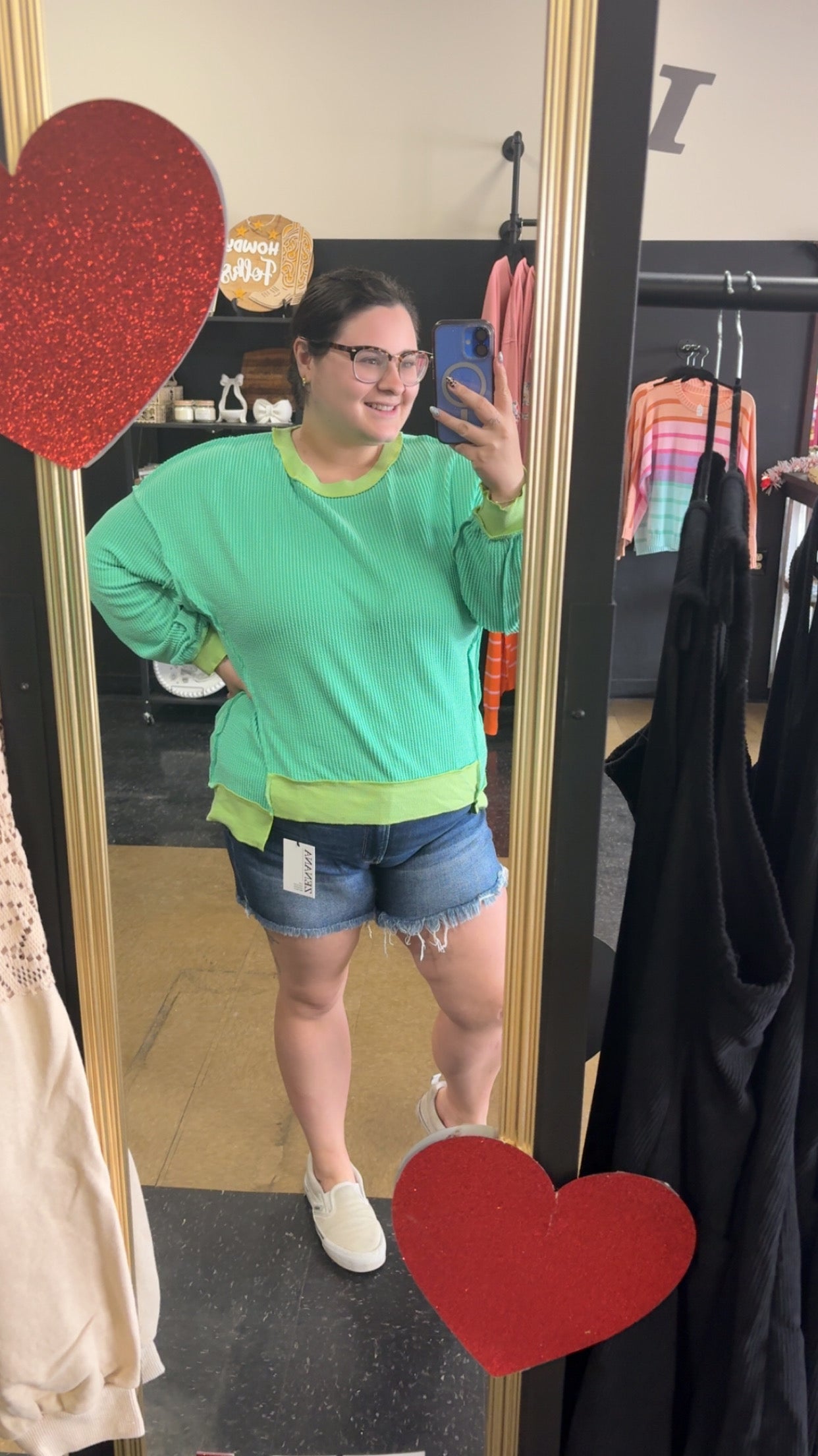 Green Glow - ribbed green pullover